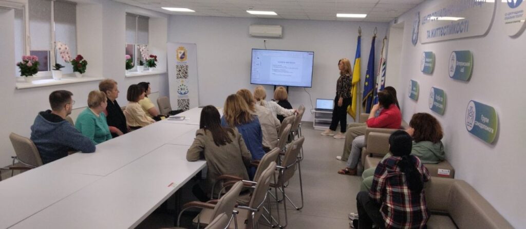 Центром ментального (психічного) здоров’я КП “СЦЛ” ССР та центром психологічної підтримки “Разом з тобою” БФ “Разом для України” проведено цикл психоедукаційних зустрічей для працівників Слобожанської ради